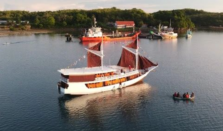 Kapal Pinisi yang berlayar dari Surabaya North Quay. (Foto: Instagram)