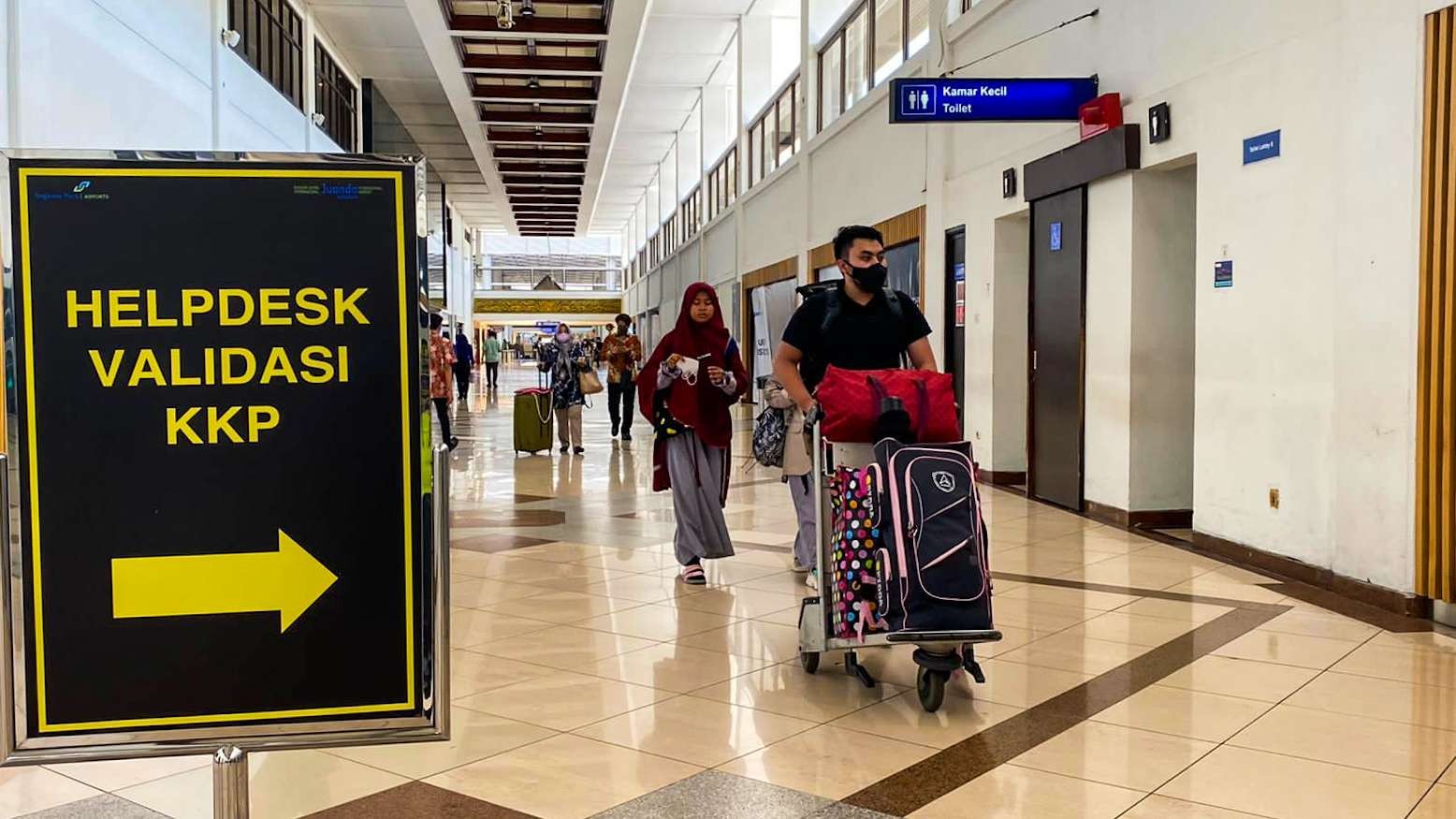 Penumpang Bandara Internasional Juanda Surabaya (Foto: Istimewa)