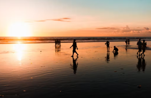 Video seorang bule mengaku dilecehkan pedagang asongan di Pantai Kuta, Bali, viral di media sosial. Sejumlah lembaga pun merespon cepat. (Ilustrasi/unsplash)