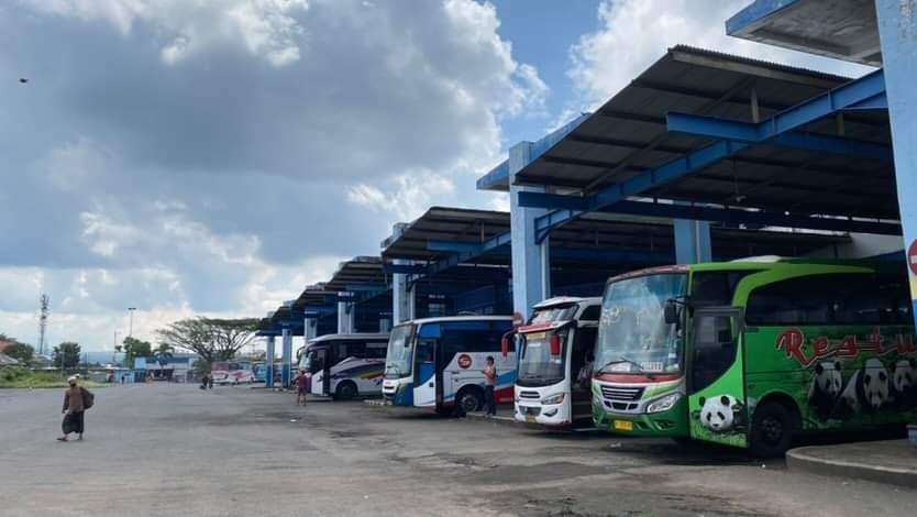 Suasana di Terminal Arjosari, Kota Malang (Foto: Lalu Theo/ngopibareng.id)