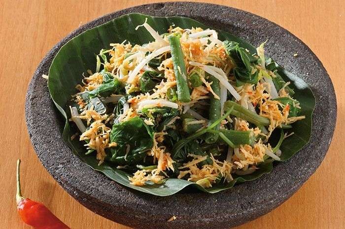 Ilustrasi resep urap sayur, hidangan hemat minyak di bulan puasa.(foto: istimewa).