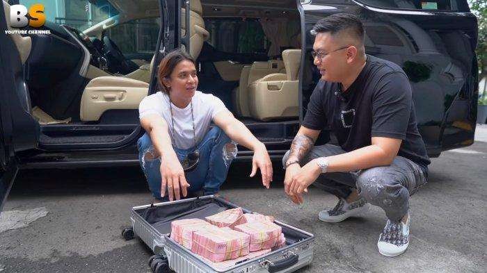 Billy Syahputra menjual mobil Alphard miliknya ke bos DNA Pro, Steven Richard. (Foto: Instagram)