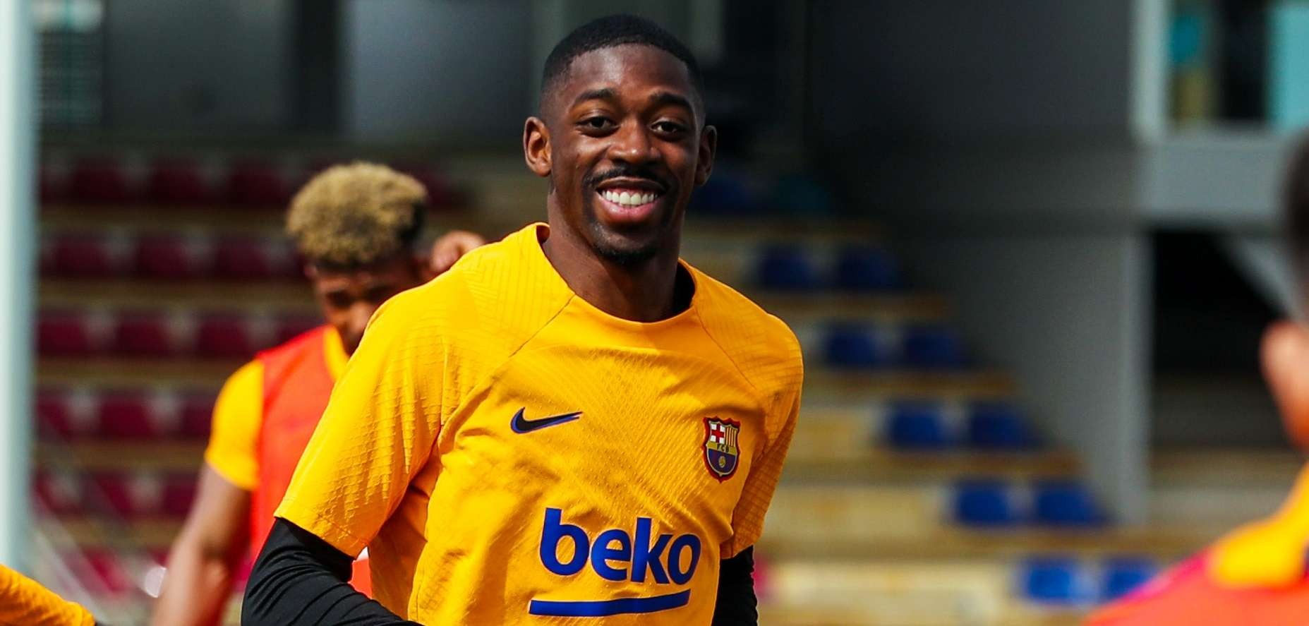 Ousmane Dembele jadi target transfer PSG. (Foto: Twitter/@FCBarcelona)