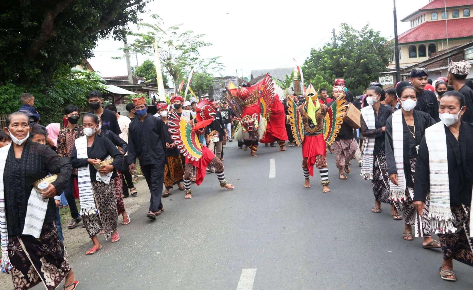 Masyarakat Osing Banyuwangi Gelar Ritual Adat Barong Ider Bumi