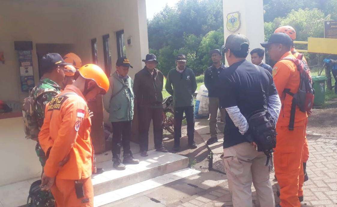 Tim SAR gabungan bersiap melakukan proses pencarian pada Minggu pagi. (Foto: Istimewa)