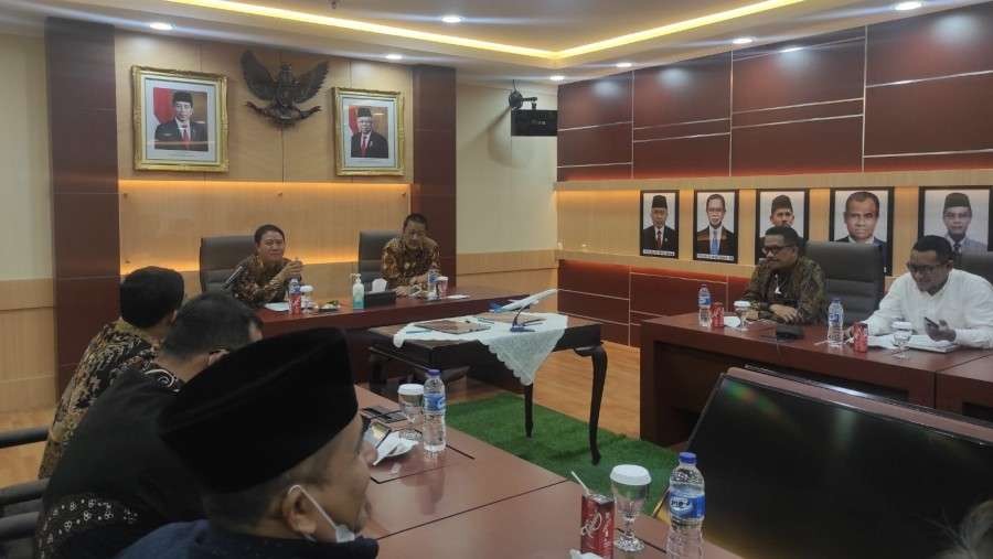 Pertemuan penandatanganan perjanjian pengangkutan udara jemaah haji reguler 1443 H. (Foto: Kemenag)