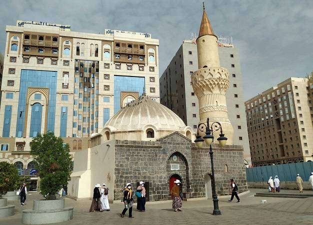 Masjid Abu Bakar Ash-Shiddiq di dekat Masjid Nabawi, kota Madinah, Arab Saudi. (Foto: travellers)