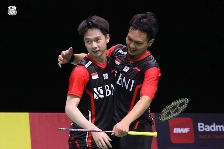 Ganda Kevin/Ahsan membawa Indonesia unggul 2-0 atas Jepang usai mengalahkan ganda Takuro Hoki/Yugo Kobayashi. (Foto: Ant)