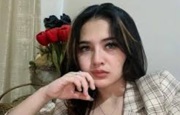 Iqlima Kim, eks asisten pribadi pengacara kondang Hotman Paris Hutapea, melaporkan mantan bosnya atas tindakan pelecehan seksual. (Foto: rctiplus)