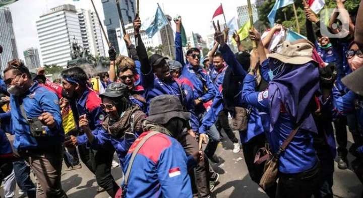 Ilustrasi aksi buruh di Jakarta, memperjuangkan jaminan sosial dan kenaikan upah (Foto: istimewa)