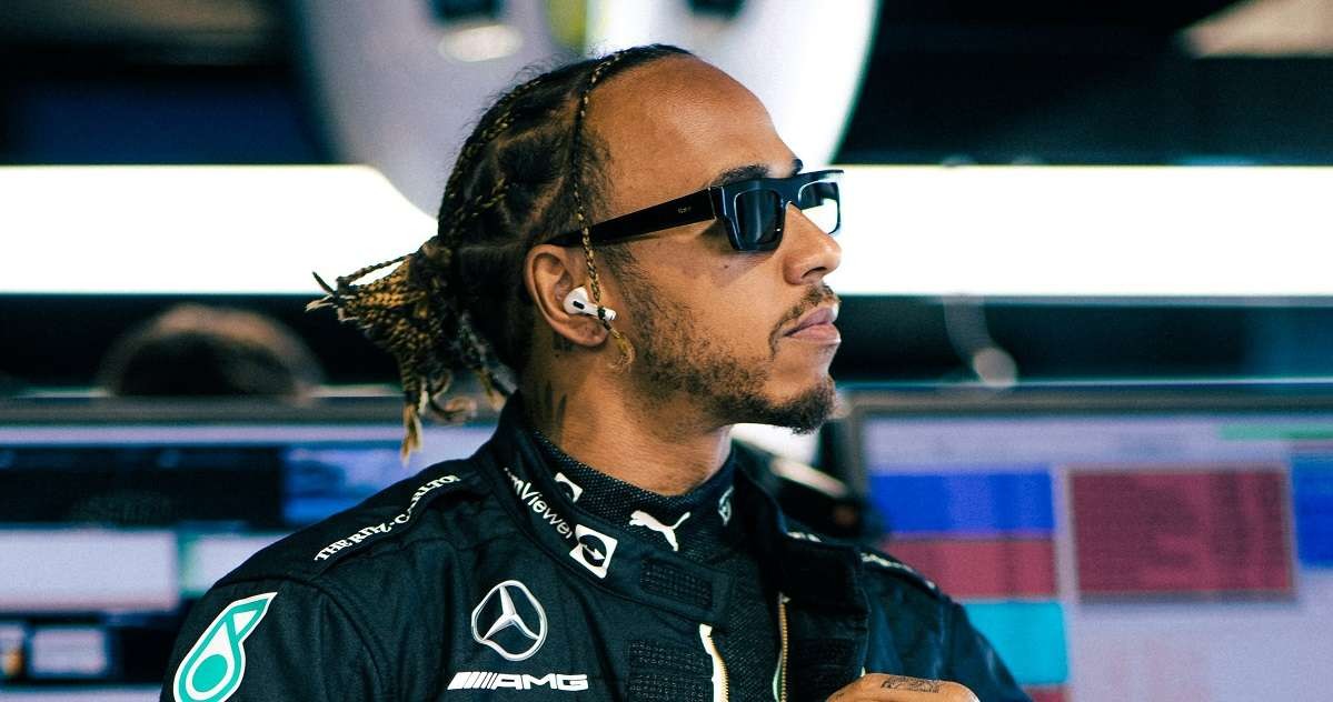 Lewis Hamilton marah karena presiden FIA menyatakan mantan direktur balapan F1 yang dipecat Michael Masi bisa kembali. (Foto: Twitter/@MercedesAMGf1)