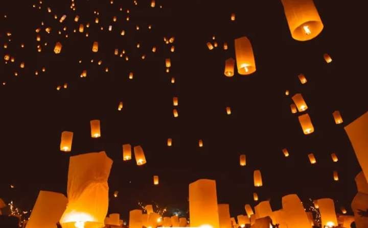 Langit di kawasan Candi Borobudur akan diselimuti ribuan lampion pada puncak peringatan tri Suci Waisak malam ini (Foto: istimewa)