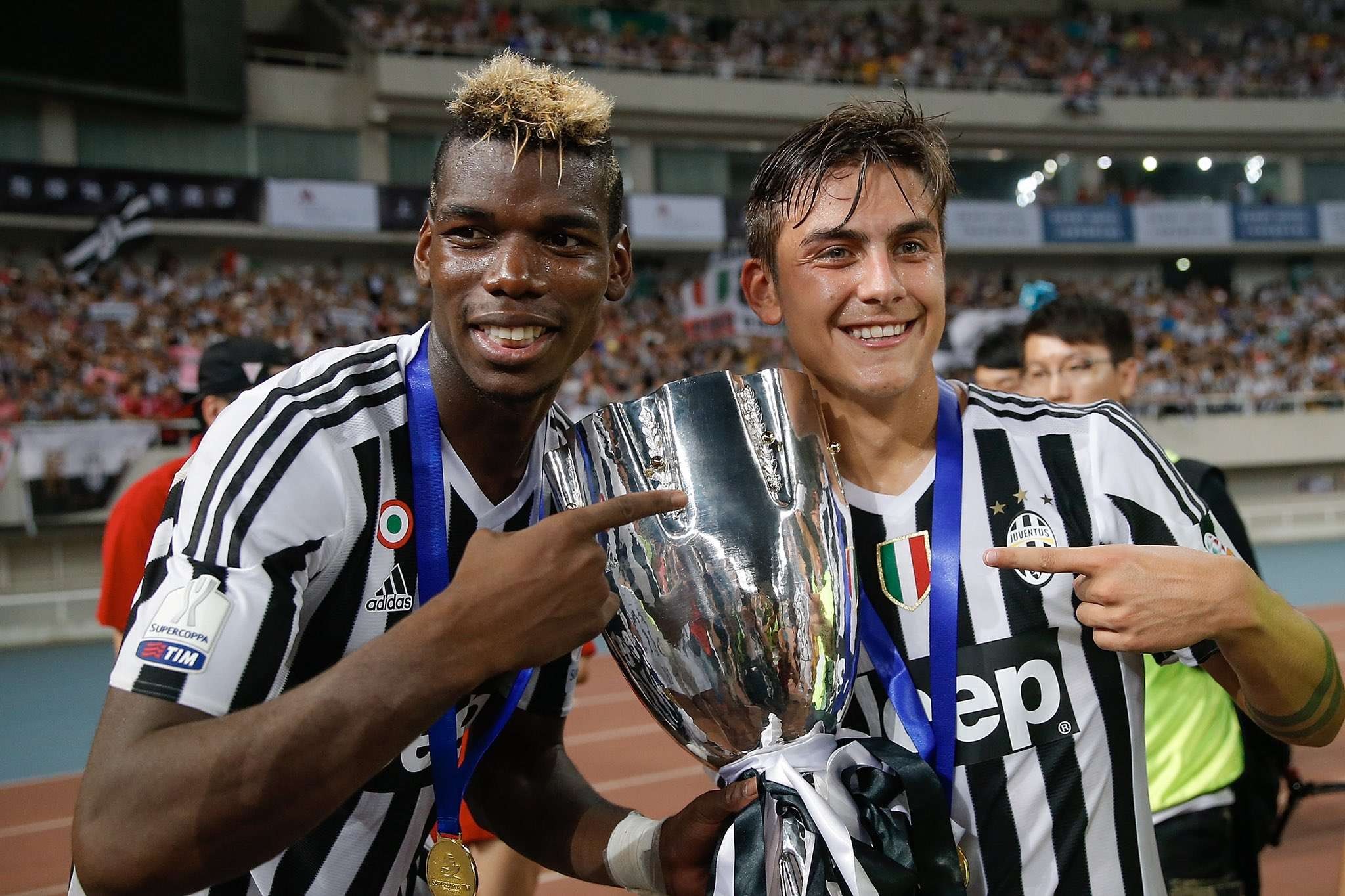 Paul Pogba saat bermain bersama dengan Paulo Dybala di Juventus. (Foto: Twitter/@paulpogba)