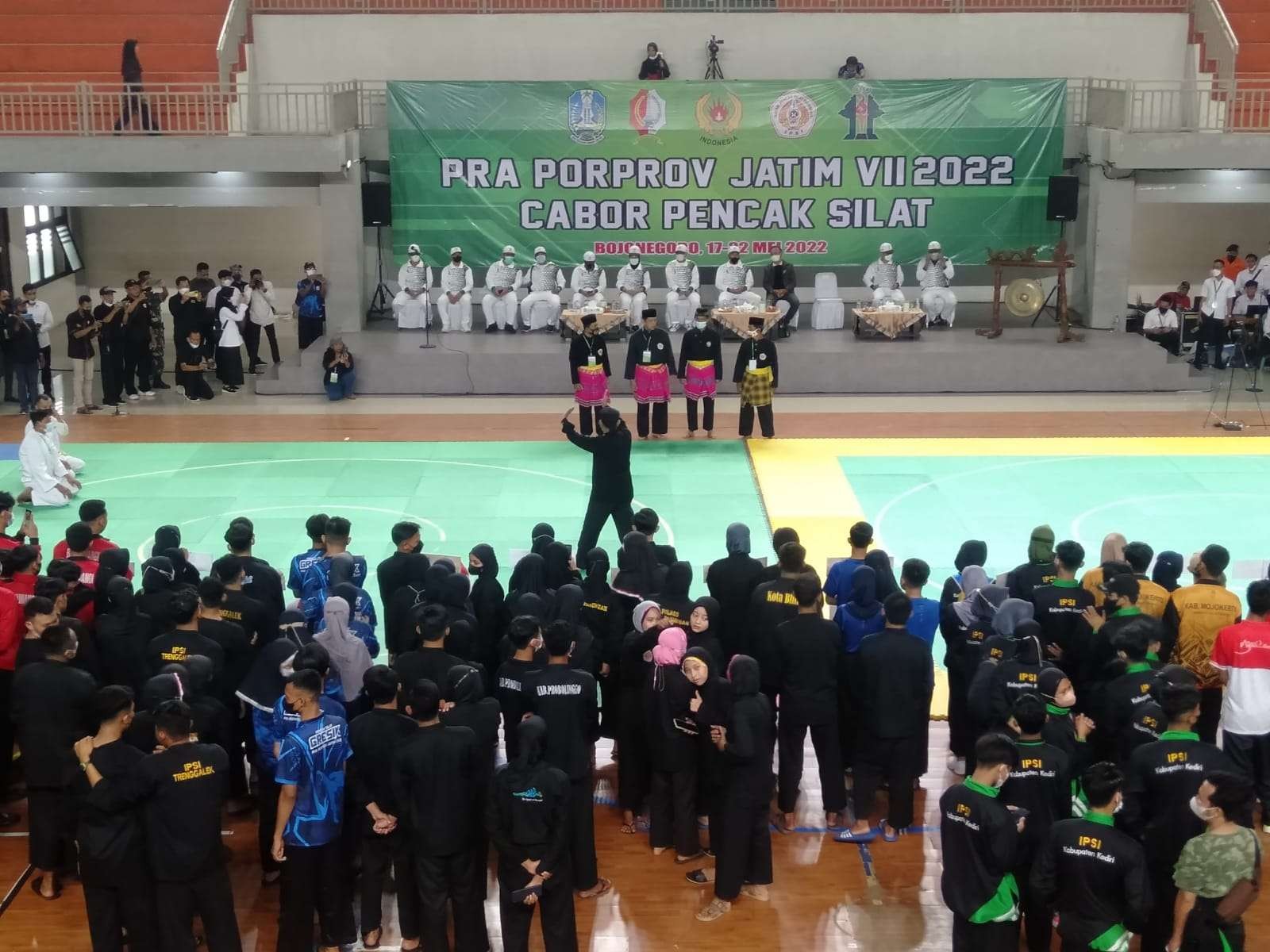 Pembukaan Pra Porprov VII Cabang olahraga Pencak Silat di GOR Dabonsia Desa Ngumpak Dalem, Dander Bojonegoro, 18 Mei 2022.( Foto: Dok Panitia Pra Porprov/ngopibareng.id)