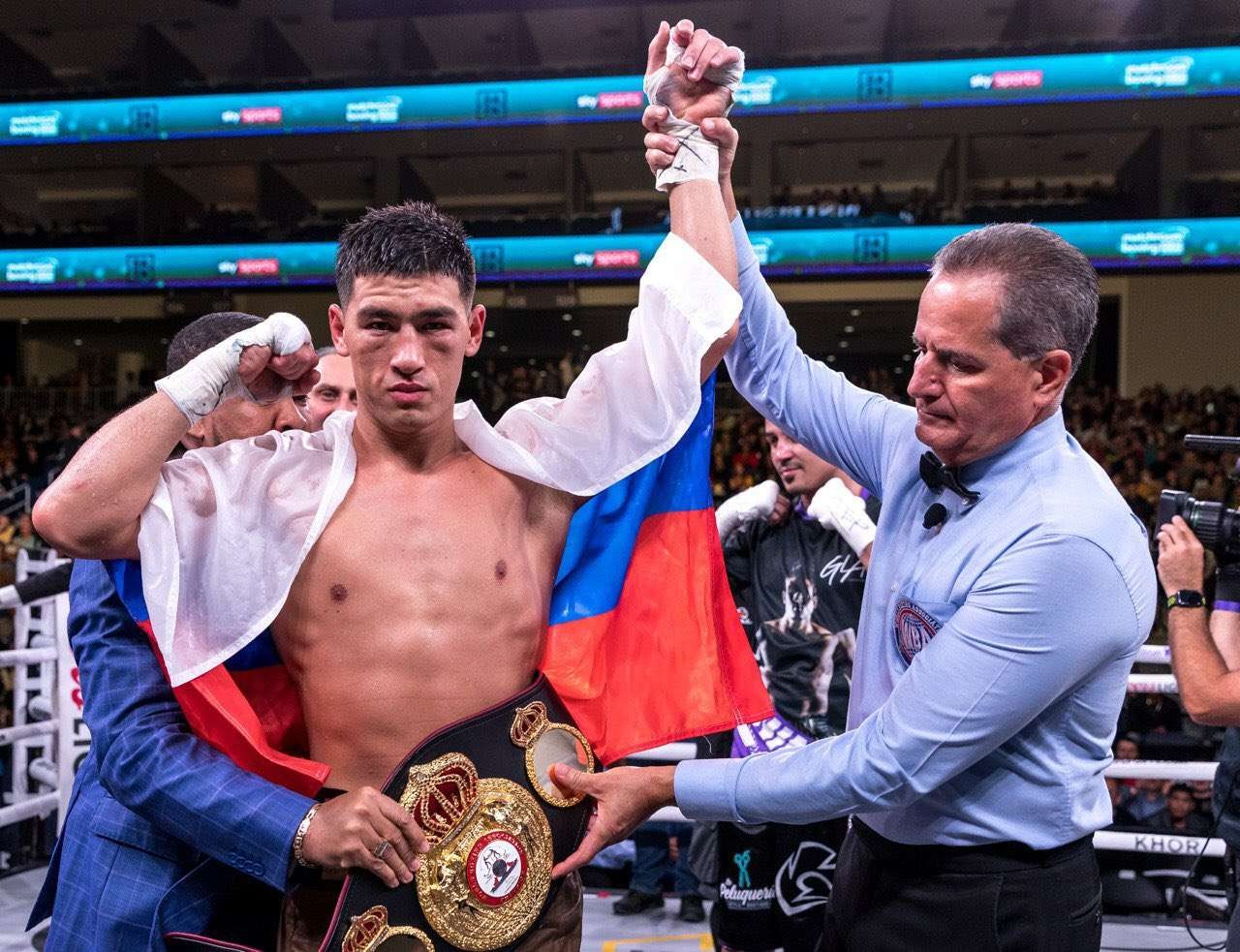 Petinju sekaligus juara kelas berat ringan WBA Dmitry Bivol. (Foto: Twitter/@bivol_d)