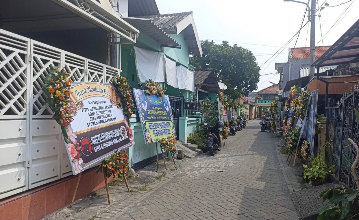 Suasana kampung korban meninggal kecelakaan Tol Sumo (Foto: Andhi Dwi/Ngopibareng.id)