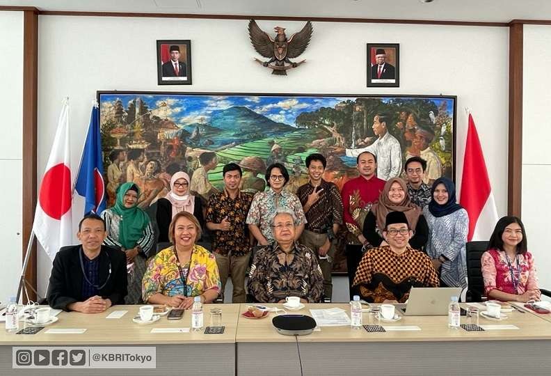 Duta Besar Republik Indonesia (Dubes RI) untuk Jepang dan Federasi Mikronesia, Heri Akhmadi meresmikan pembentukan Masyarakat Ilmuwan dan Diaspora Rimbawan Indonesia di Jepang (MIDORI) di KBRI Tokyo, pada Jumat 20 Mei 2022. (Foto: Dok. KBRI Tokyo)