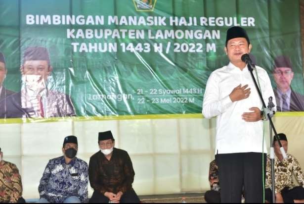 Bupati Lamongan, Yuhronhnur Efendi membuka manasik CJH Lamongan. (Foto: Dok Humas Lamongan)