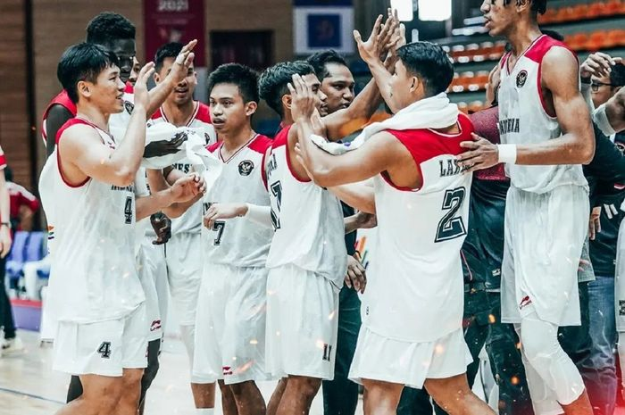 Timnas bola basket Indonesia mengukir sejarah baru di cabor SEA Games dengan meraih medali emas setelah menundukkan favorit juara Filipina.