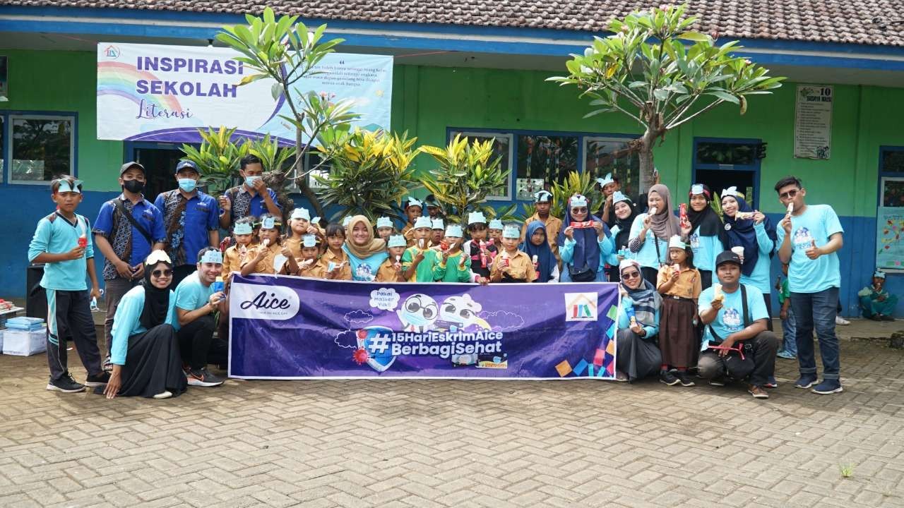 Kegiatan inspirasi sekolah literasi yang dikembangkan Aice di SD 04 Kampung Bongkoran, Banyuwangi. (Foto: Istimewa)