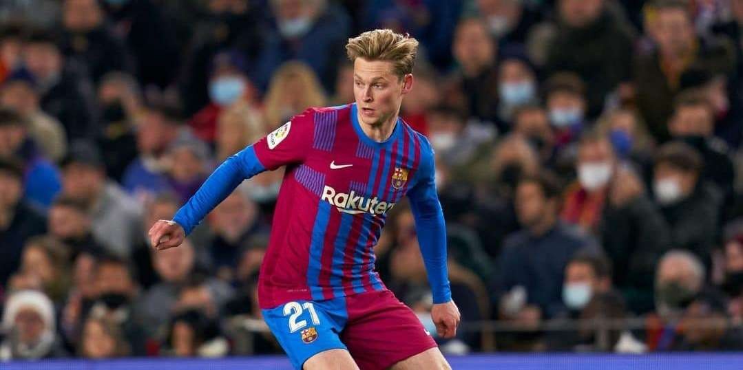 Frenkie de Jong menjadi incaran PSG dan Manchester United. (Foto: Twitter/@DeJongFrenkie21)