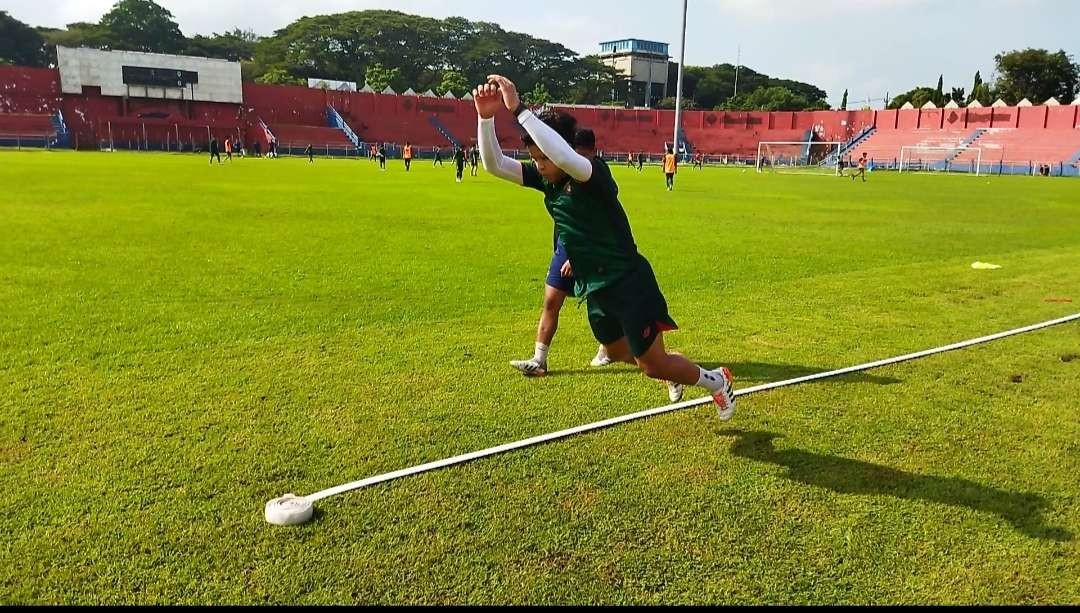 Gelandang Persik Kediri berharap bisa bermain kembali bela Persik di Laga Pra musim. (Foto: Fendhy Plesmana/Ngopibareng.id)