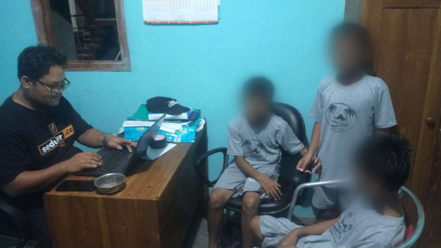 Ketiga bocah yang sempat dibawa orang tak dikenal dimintai keterangan petugas (Foto: istimewa)