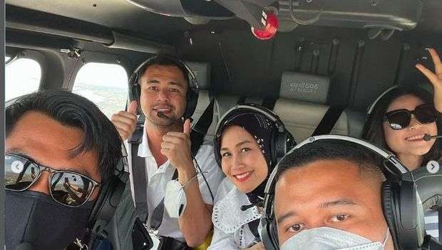 Raffi Ahmad dan Mimi Bayuh saat naik helikopter bersama hingga jadi bahan gosip. (Foto: Istimewa)