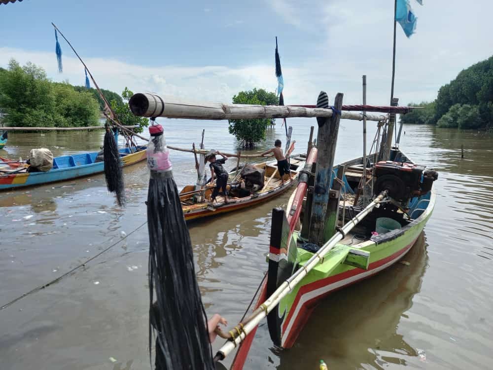 Nelayan di perairan Pasuruan (Foto: Laily/Ngopibareng.id)