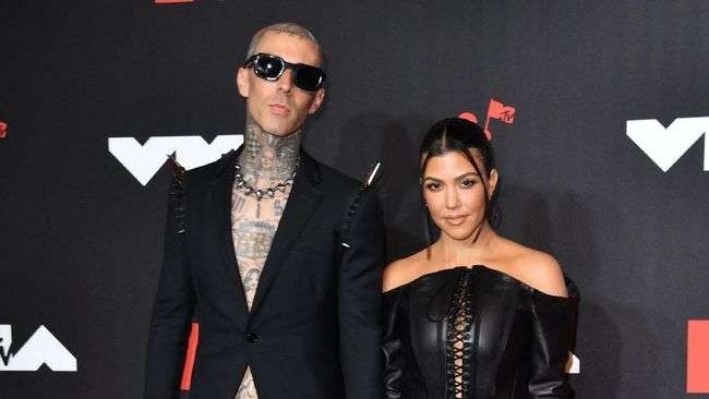 Pasangan Kourtney Kardashian dan Travis Barker. (Foto: Istimewa)