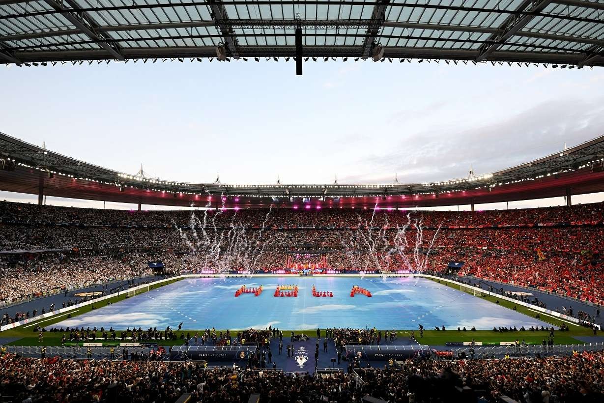 Suasana Opening Ceremony Final Liga Champions di Parc des Princes, Minggu 29 Mei 2022. (Foto: Twitter/@ChampionsLeague)