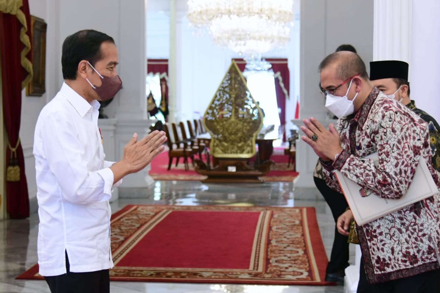 Presiden Jokowo bertemu Ketua dan Anggota KPU RI ( foto: Setpres)