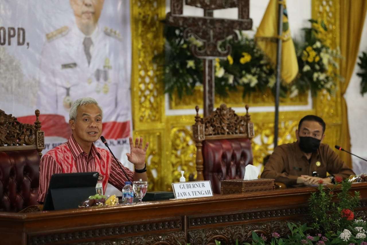 Gubernur Ganjar bertemu Pejabat Bupati Jepara, Edy Supriyanta. (Foto: Istimewa)