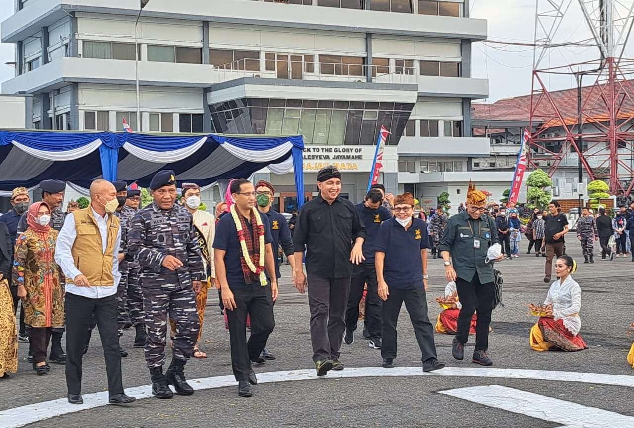 Menteri Pendidikan, Kebudayaan, Riset dan Teknologi (Mendikbudristek), Nadiem Makarim siap memberangkatkan Laskar Rempah untuk berlayar di Hari Lahir Pancasila, Rabu 1 Juni 2022. (Foto: Pita Sari/Ngopibareng.id)