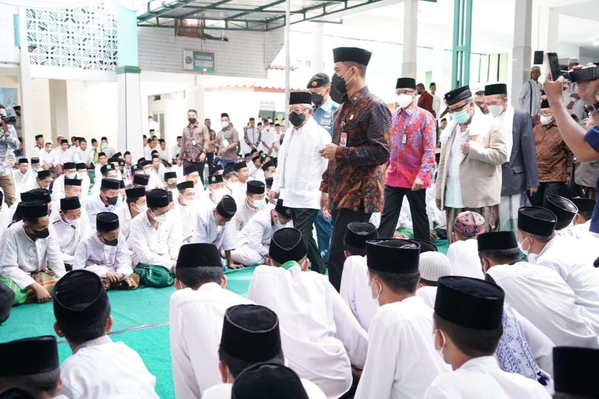 Wapres KH Ma'ruf Amin memotivasi santri Ponpes Darul Ulum Jombang. (Foto: Setwapres)