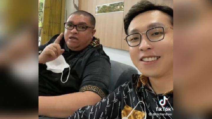 Dokter Richard Lee melawan mantan pengacaranya sendiri, Razman Nasution. (Foto: Instagram)