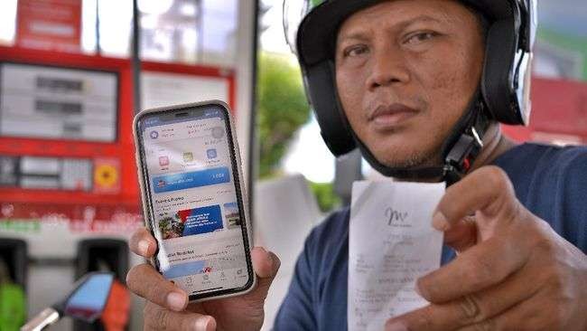 Pemerintah mengeluarkan kebijakan membeli BBM baik subsidi maupun nonsubsidi pakai aplikasi. (Foto: Ant)