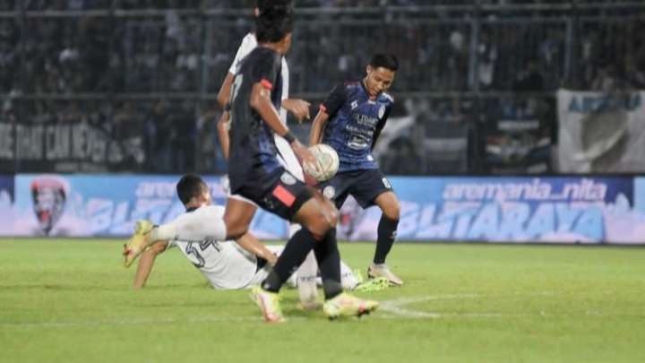 Evan Dimas ketika menjalani laga uji coba bersama Arema FC. (Foto: Instagram @evhandimas)