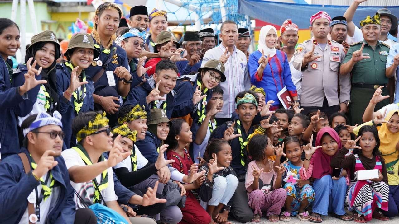 Laskar Rempah bersama masyarakat suku Bajo. (Foto: Istimewa)