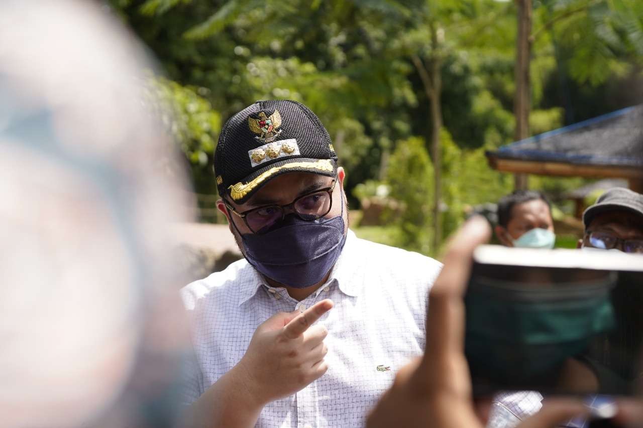 Bupati Kediri dorong pemukiman baru warga terdampak bandara segera teraliri listrik. (Foto: Istimewa)