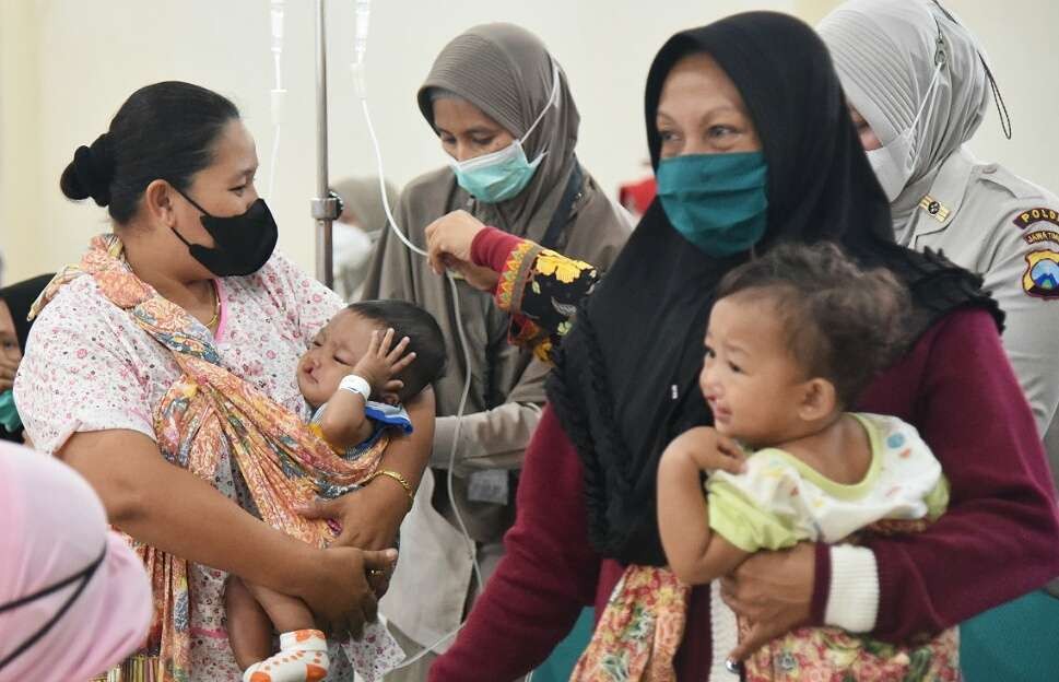 Tiga belas anak mengikuti operasi bibir sumbing menyambut Hari Bhayangkara ke-76 digelar Polres Bondowoso. (Foto: Guido Saphan/Ngopibareng.id)