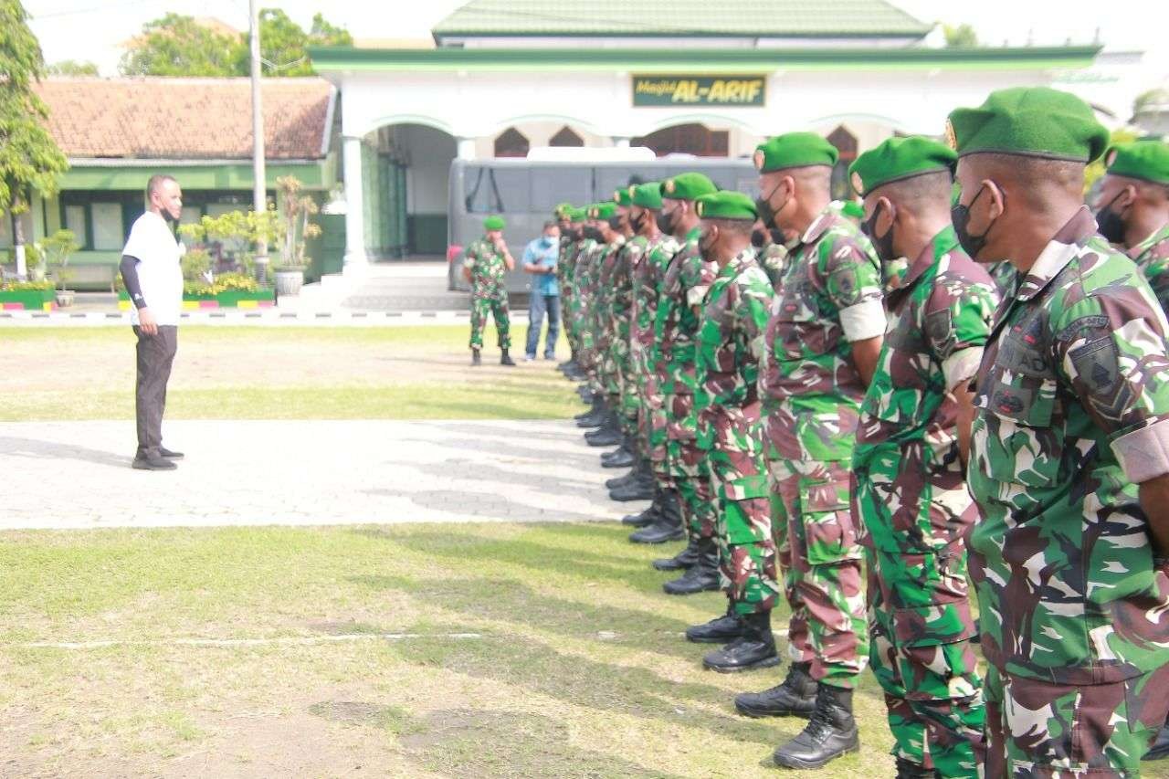 Upacara pelepasan Bintata Otsus asal Papua di Kodim 0812 Lamongan (Foto: istimewa)