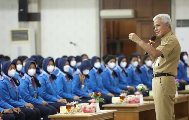 Gubernur Jawa Tengah Ganjar Pranowo disambangi ratusan siswa Taruna Nusantara (TN) di Gedung Gradhika Bhakti Praja, Senin 20 Juni 2022. (Foto: Istimewa)