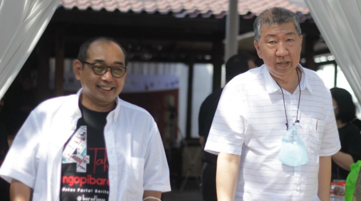 Ketua Umum DPP REI Paulus Totok Lusida, bersama CEO Ngopibareng.id, Arif Afandi di acara ulang tahun ke-4, Selasa 21 Juni 2022. (Foto: Diah Ayu Pitaloka/Ngopibareng.id)