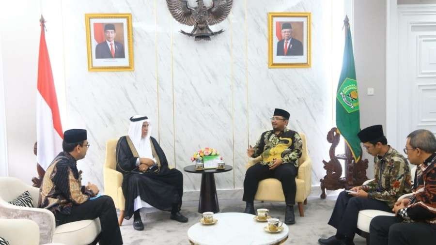 Menag Yaqut Cholil Qoumas menerima audensi Kepala Kantor Rabithah ‘Alam Islami ASEAN dan Australia di Jakarta, Rabu 22 Juni 2022. (Foto: Kemenag)