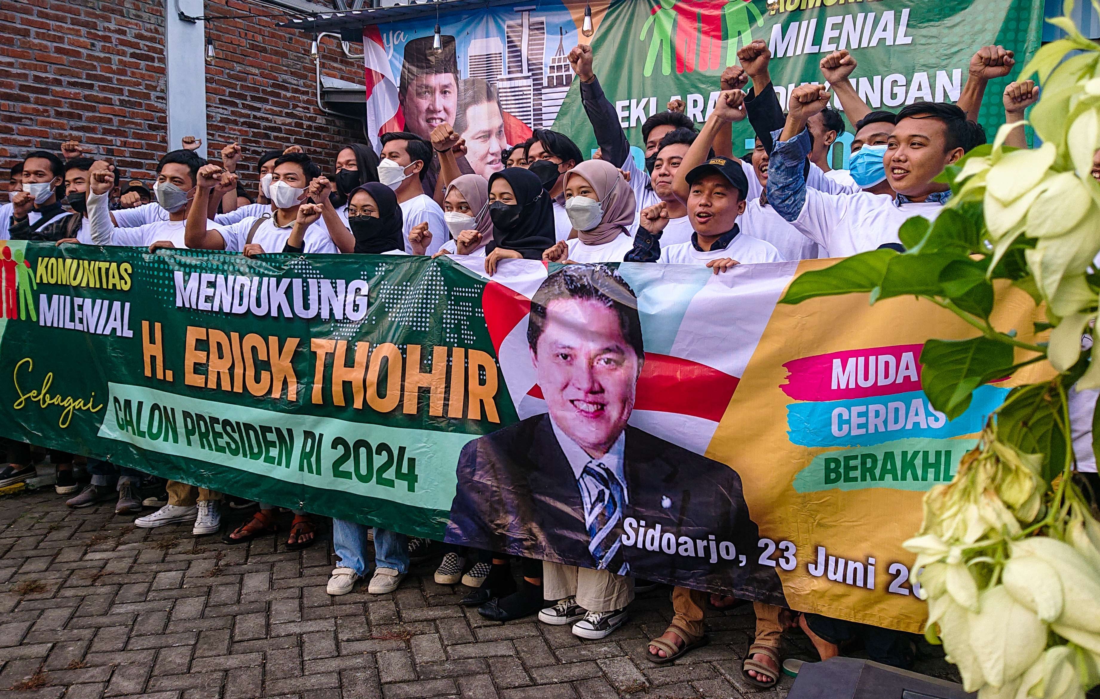 Kaum milenial Sidoarjo deklarasikan dukung Erick Thohir (Foto: Aini/Ngopibareng.id)