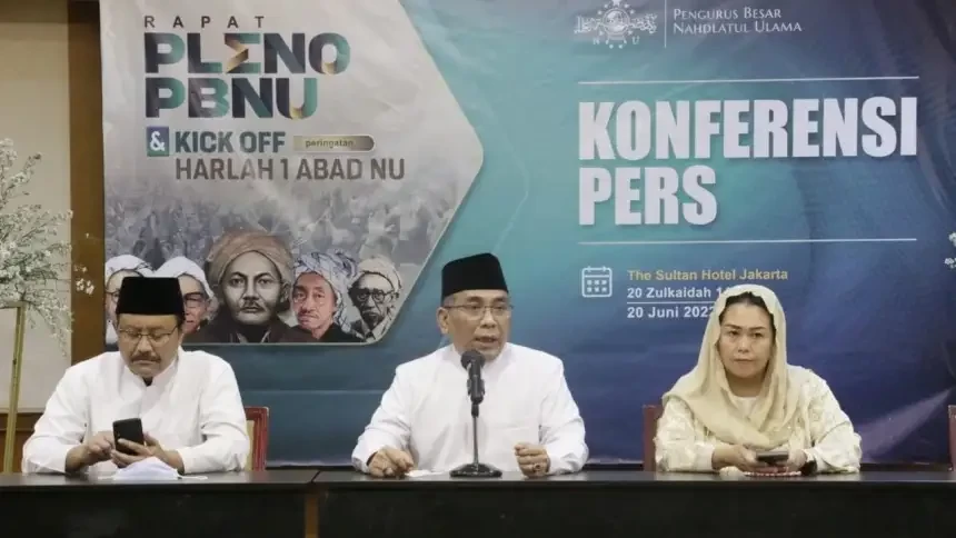 Ketua Umum PBNU KH Yahya Cholil Staquf dan Sekjen PBNU Saifullah Yusuf bersama Yenny Wahid. (Foto: Istimewa)