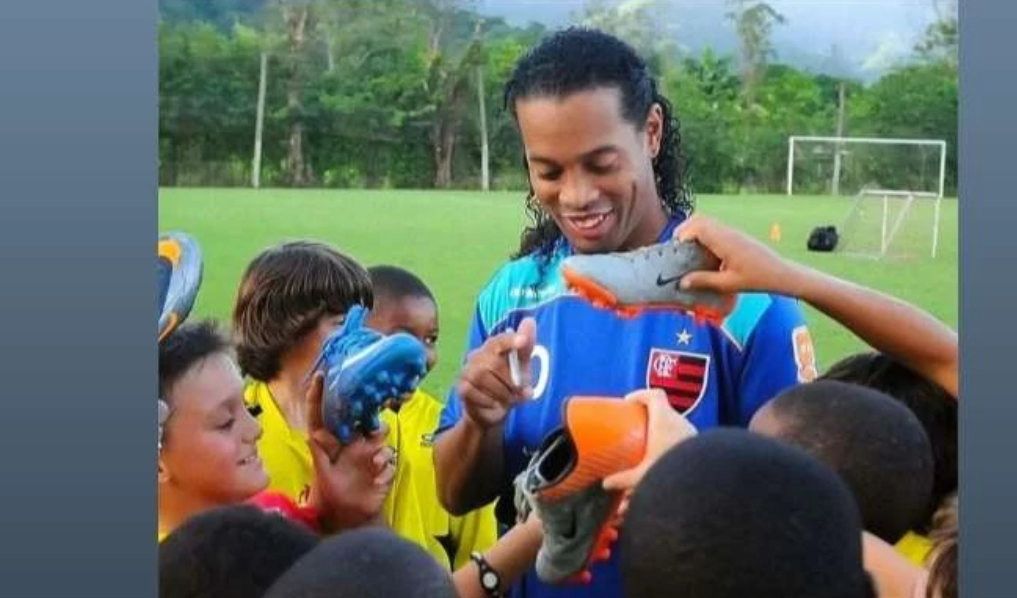 Stadion Kanjuruhan bakal jadi saksi pertandingan Trofeo Ronaldinho melawan Arema FC dan Persik Kediri, pada Minggu 26 Juni 2022. (Foto: instagram)