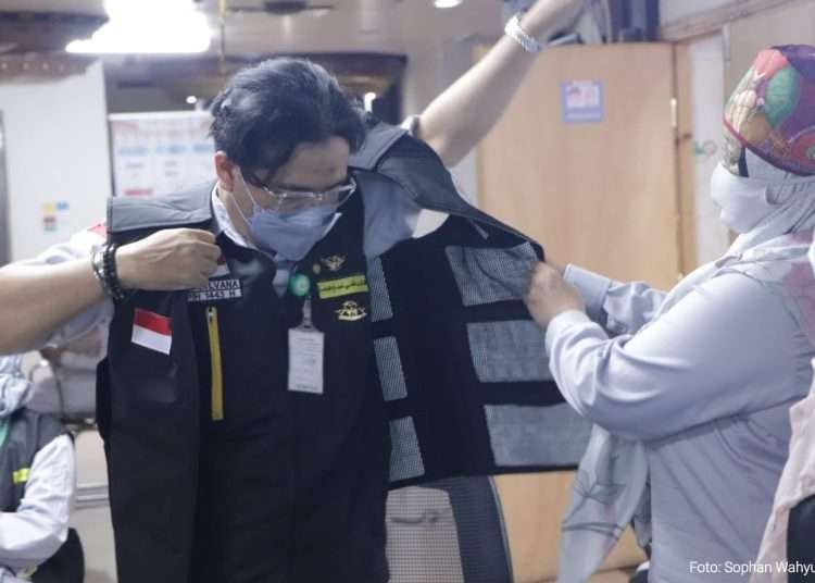 Kementerian Kesehatan memanfaatkan teknologi carbon cool yang didesain menjadi set rompi penurun suhu untuk penanganan kasus heat stroke. (Foto: Istimewa)