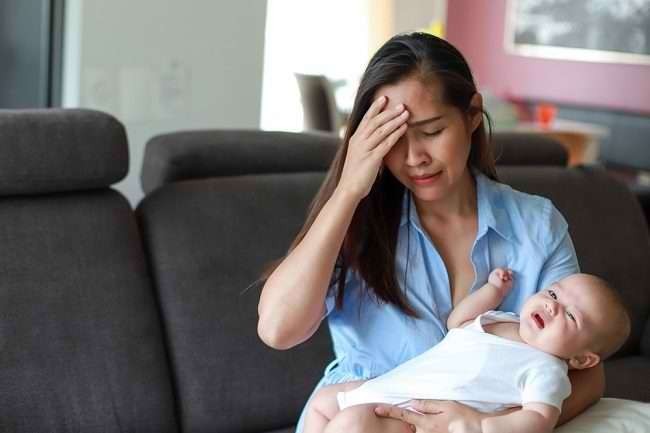 Ilustrasi ibu muda atau ibu yang baru melahirkan waspada baby blues usai melahirkan. (Foto: Istimewa)